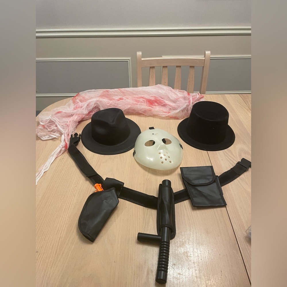 🛍️2 for $25🛍️Boys Bundled Black Halloween costume 
Including Tactical Holster